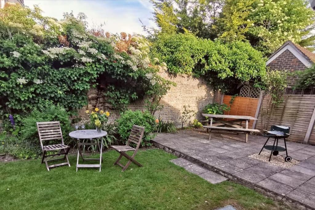 Beautiful Gate House A 4 Minute Walk From Beach Bognor Regis Exterior foto