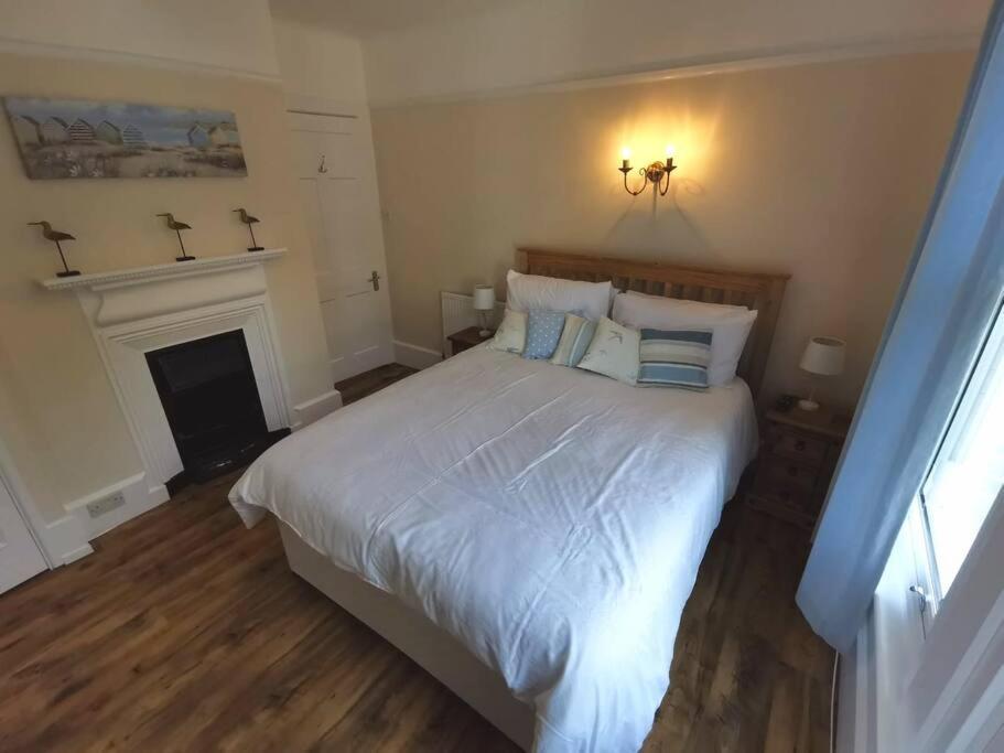 Beautiful Gate House A 4 Minute Walk From Beach Bognor Regis Exterior foto